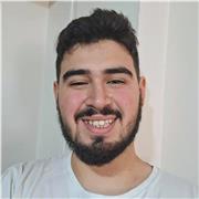 Periodista y Licenciado especializado en redes sociales y crónicas